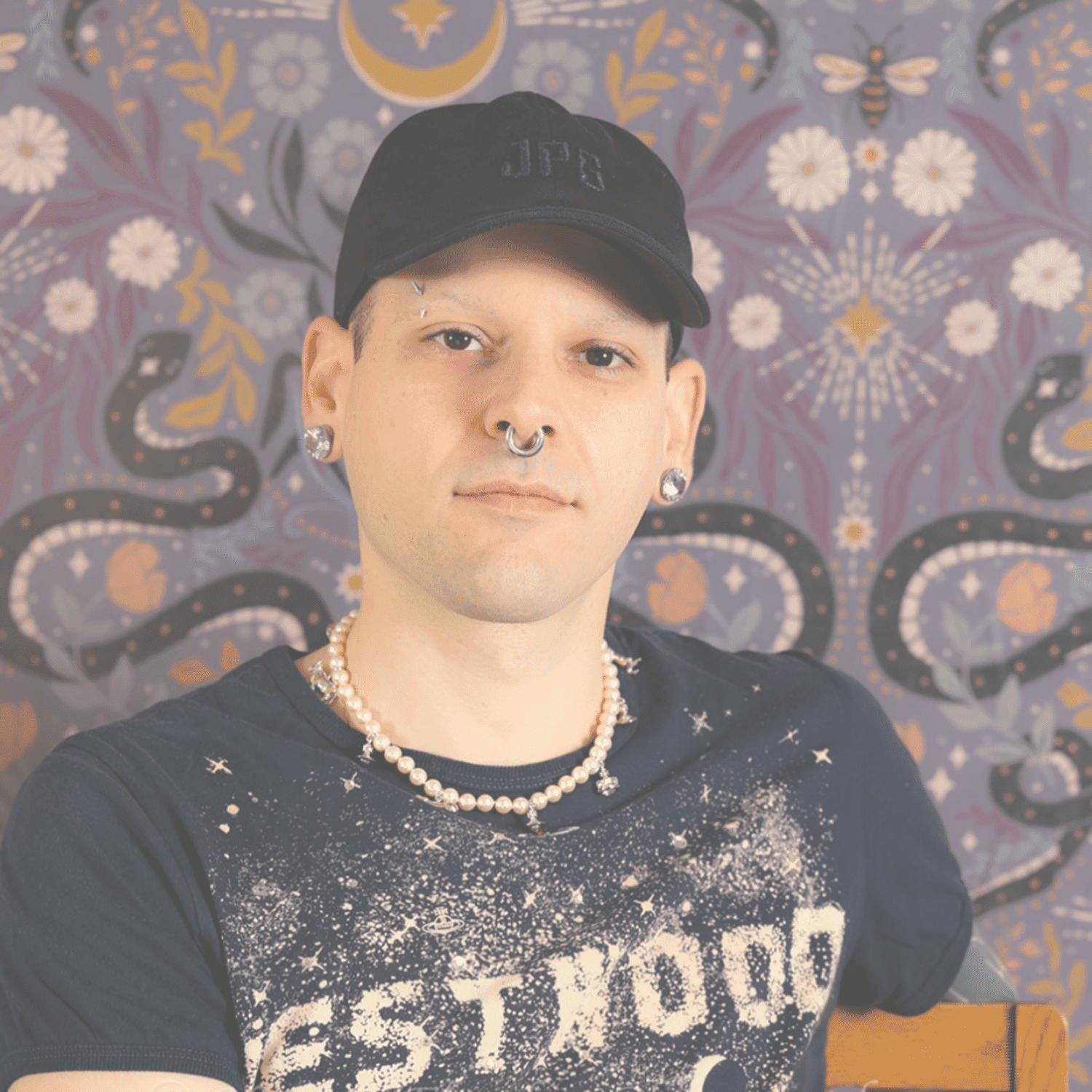 Portrait of STEVE KARAS, a professional stylist at Fringe Salon NY, showcasing their expertise and style.